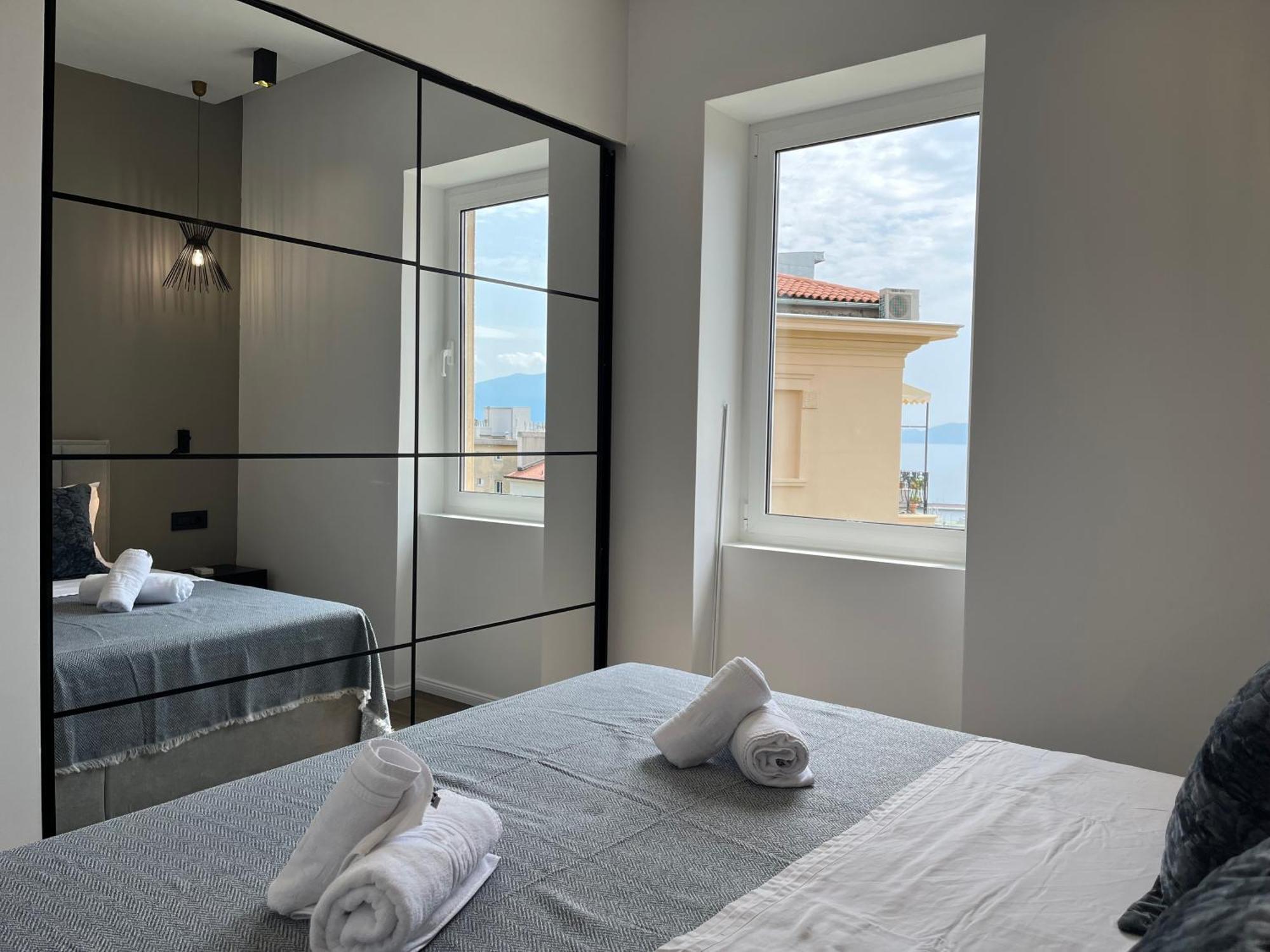Апартаменты Jadabell 1 & 2 With Sea View Риека Экстерьер фото