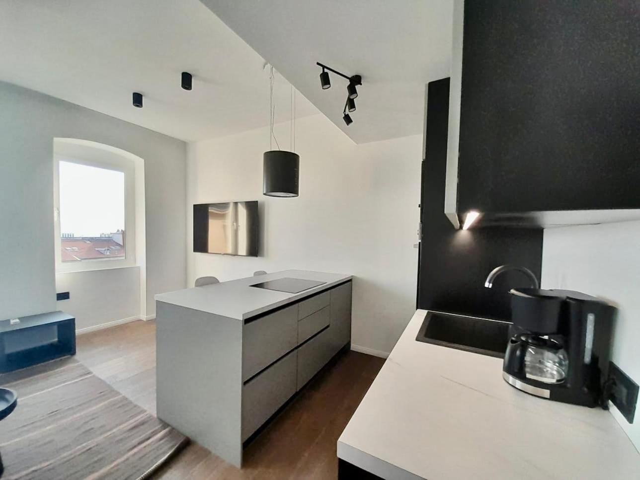 Апартаменты Jadabell 1 & 2 With Sea View Риека Экстерьер фото