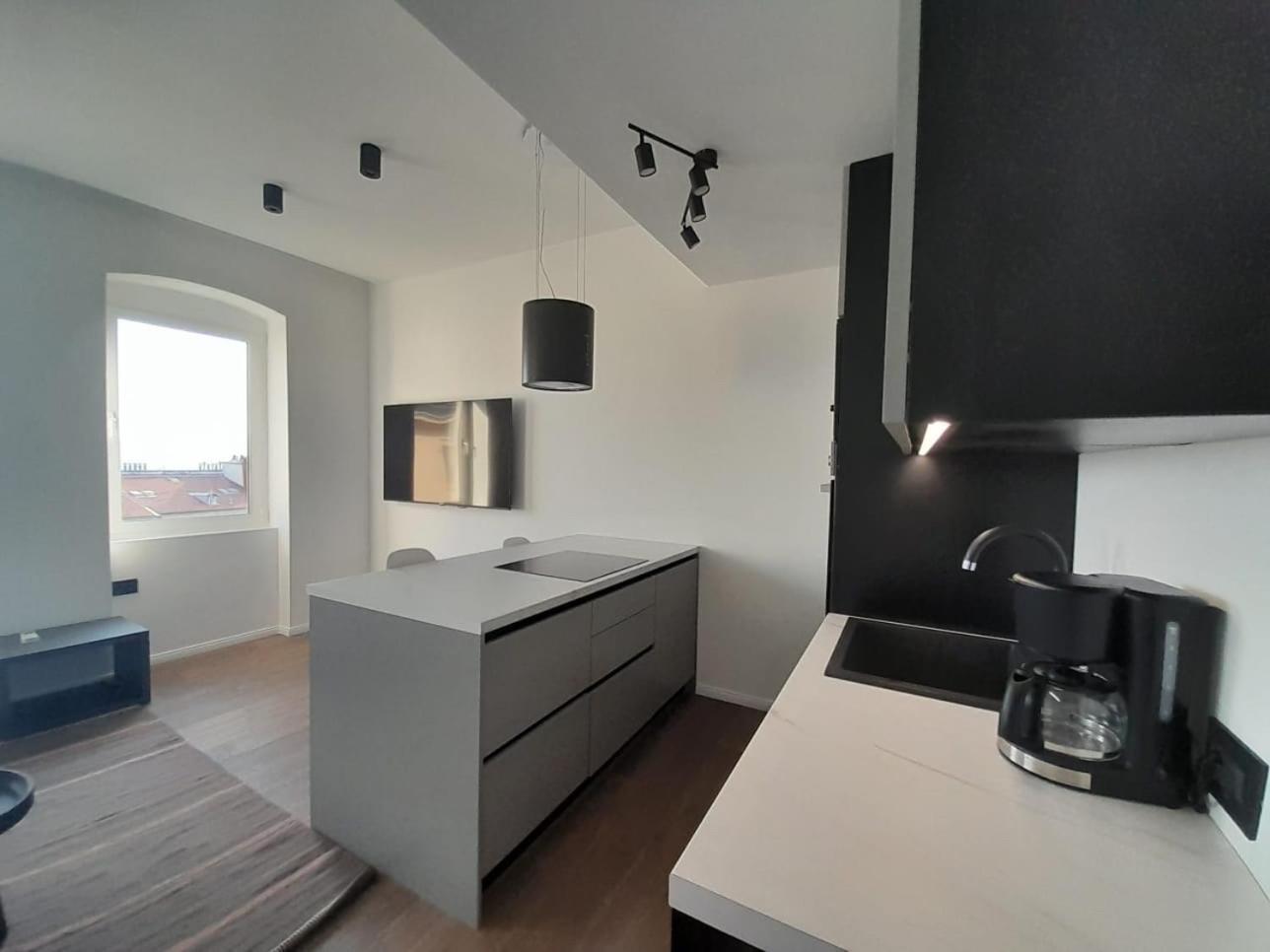 Апартаменты Jadabell 1 & 2 With Sea View Риека Экстерьер фото